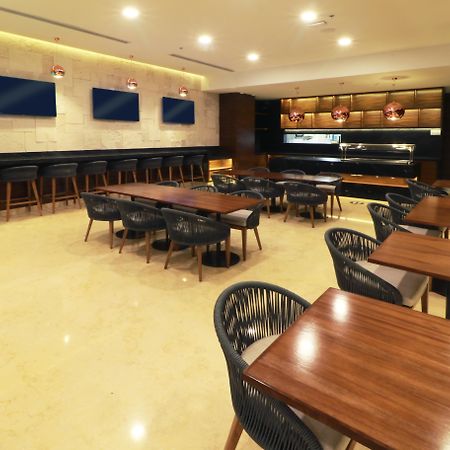 Holiday Inn & Suites - Puerto Vallarta Marina & Golf By Ihg Bagian luar foto