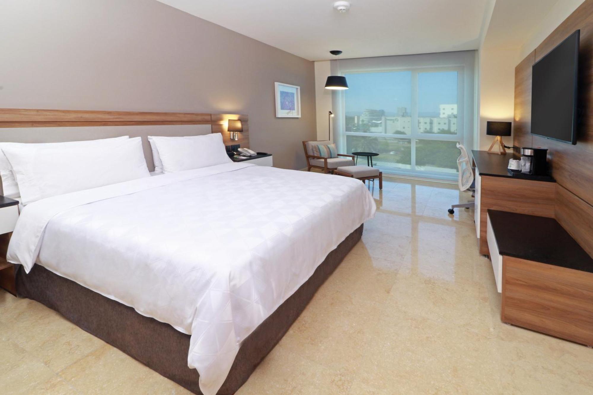 Holiday Inn & Suites - Puerto Vallarta Marina & Golf By Ihg Bagian luar foto
