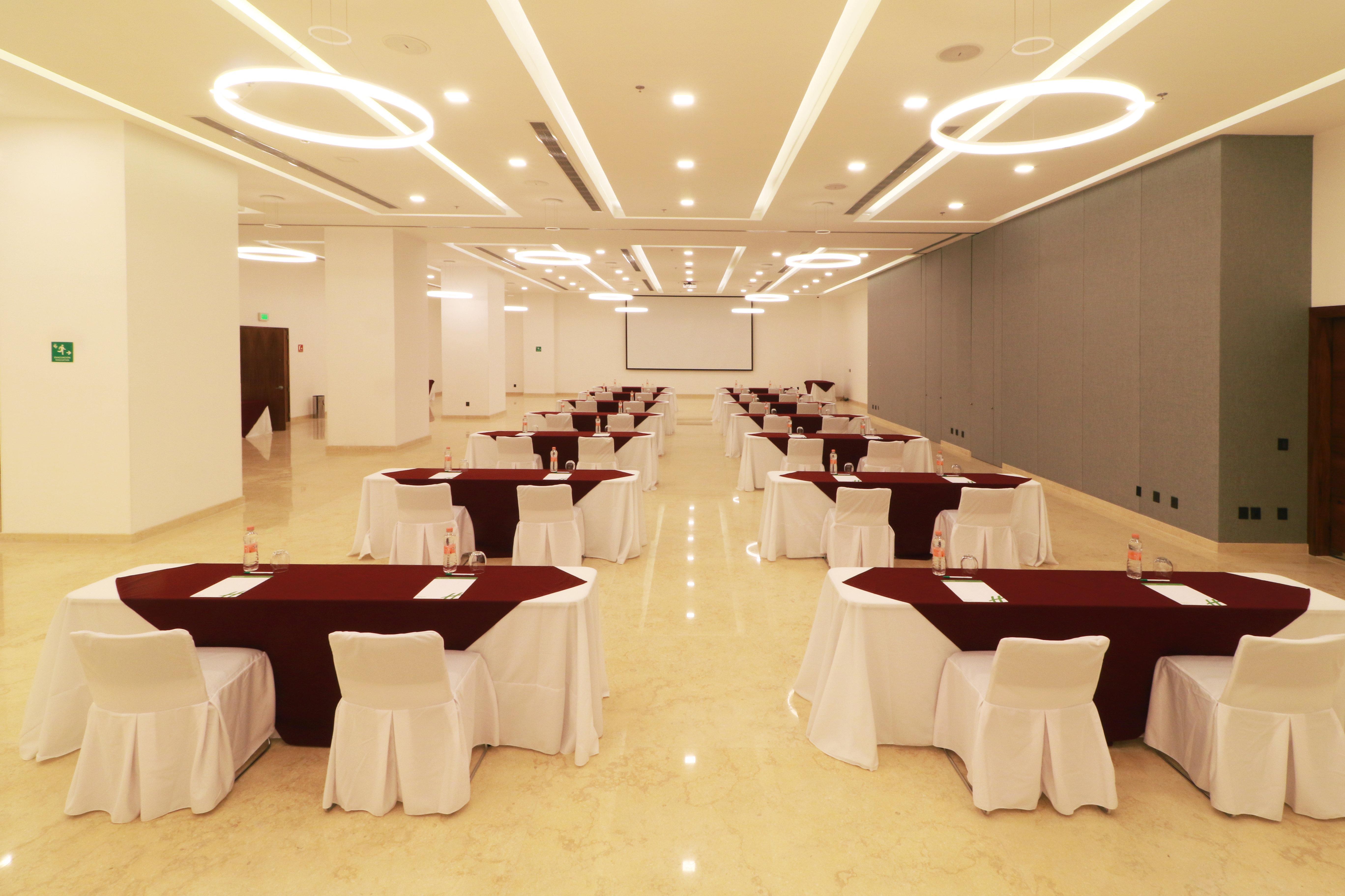Holiday Inn & Suites - Puerto Vallarta Marina & Golf By Ihg Bagian luar foto