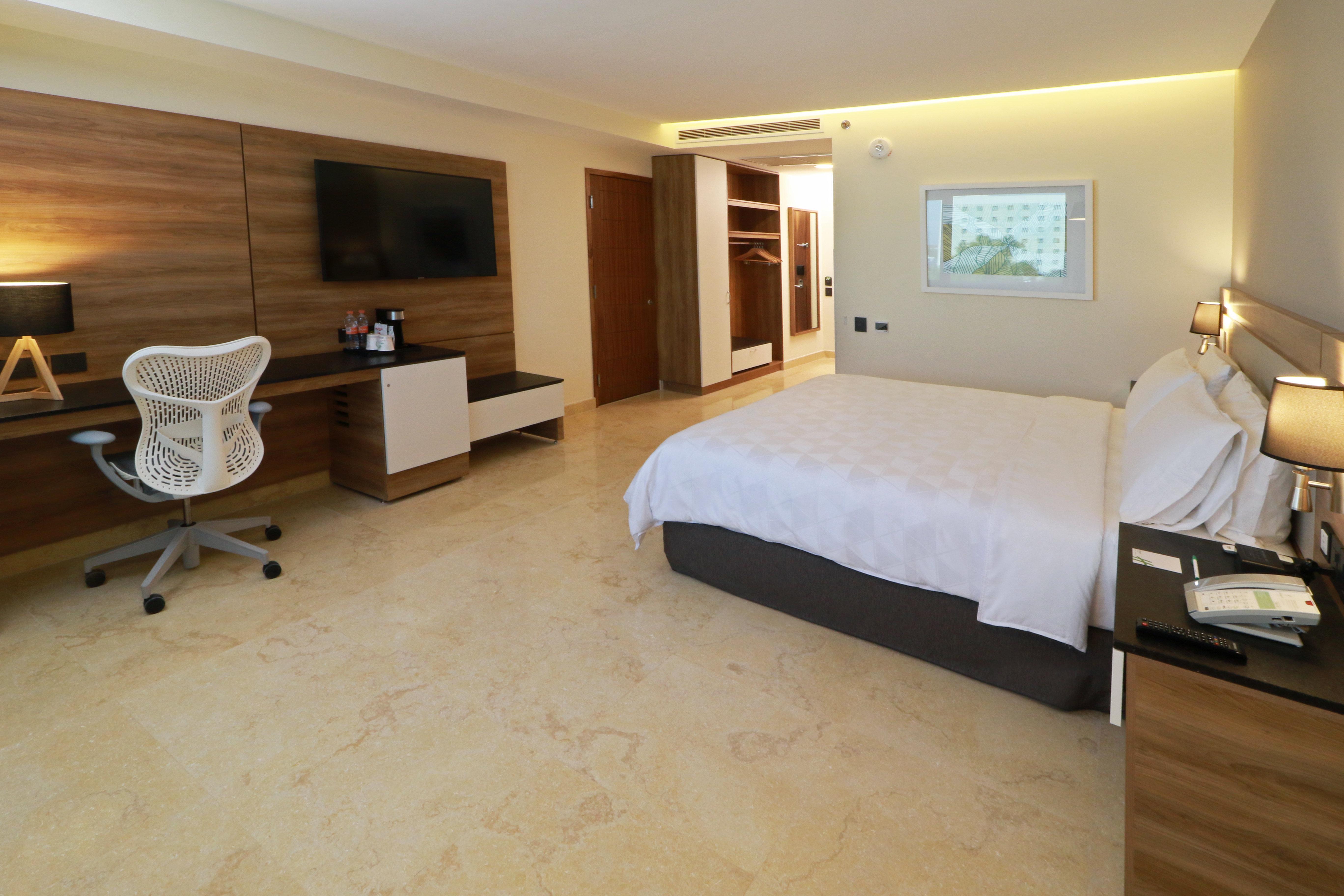 Holiday Inn & Suites - Puerto Vallarta Marina & Golf By Ihg Bagian luar foto