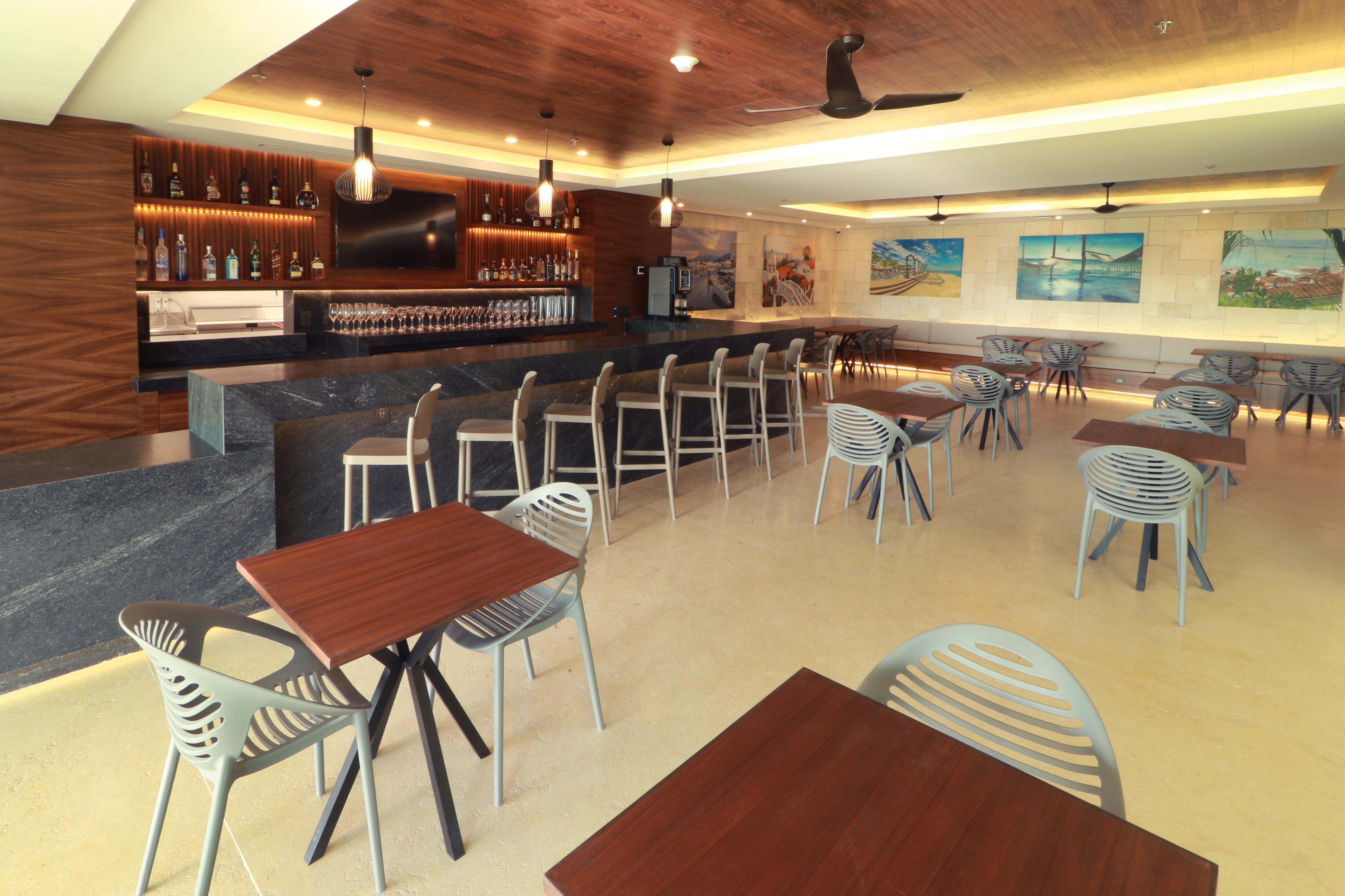 Holiday Inn & Suites - Puerto Vallarta Marina & Golf By Ihg Bagian luar foto