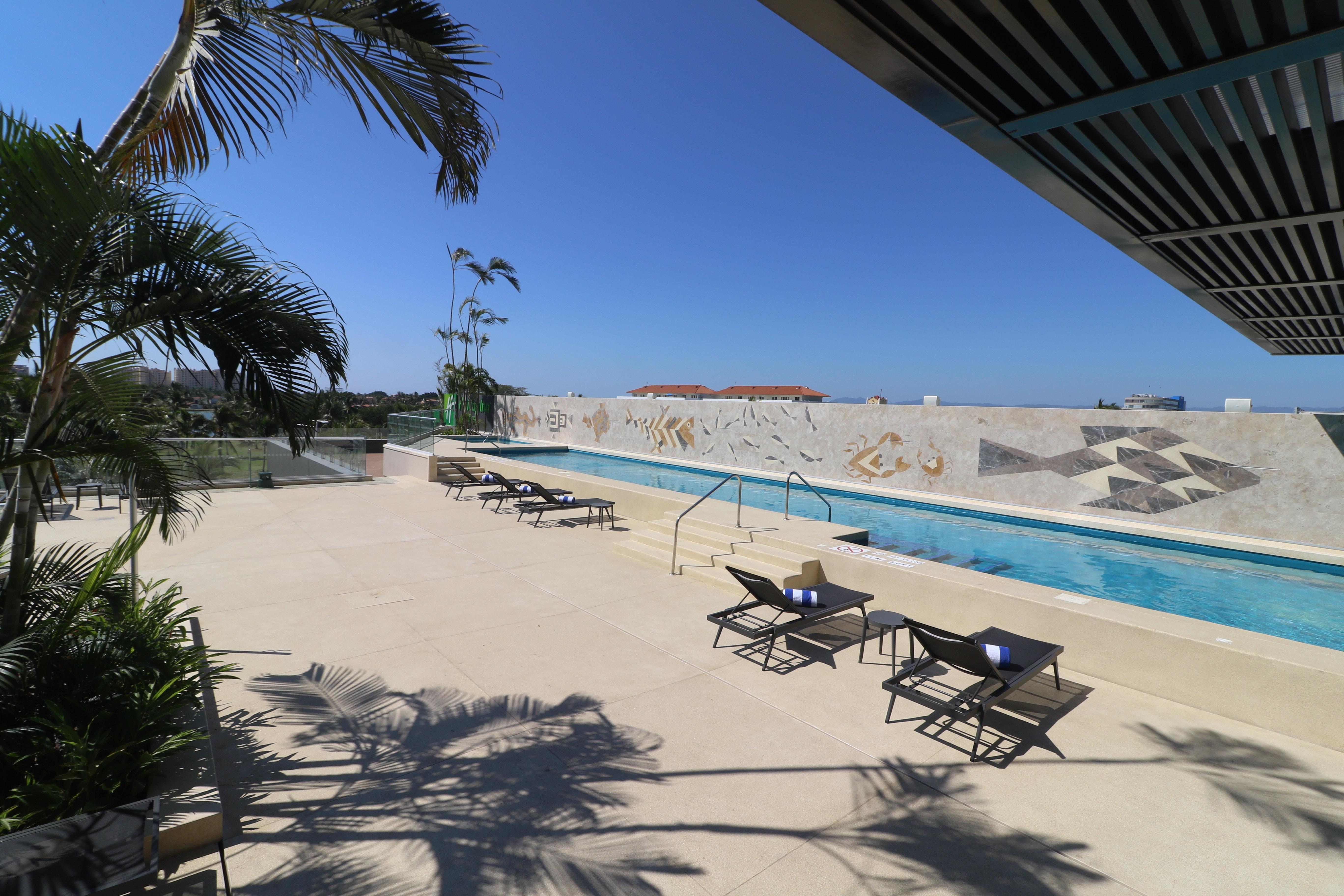 Holiday Inn & Suites - Puerto Vallarta Marina & Golf By Ihg Bagian luar foto