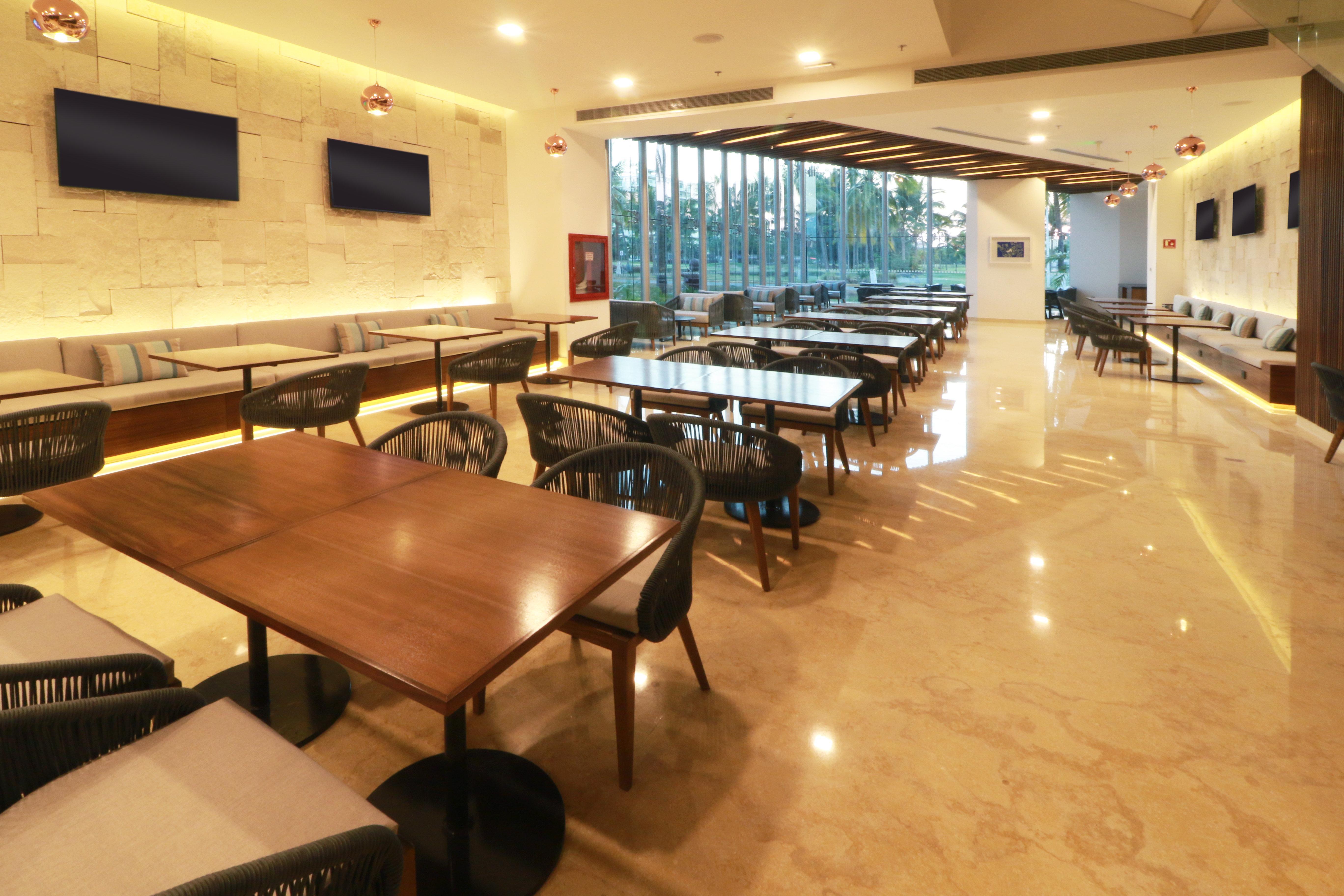 Holiday Inn & Suites - Puerto Vallarta Marina & Golf By Ihg Bagian luar foto