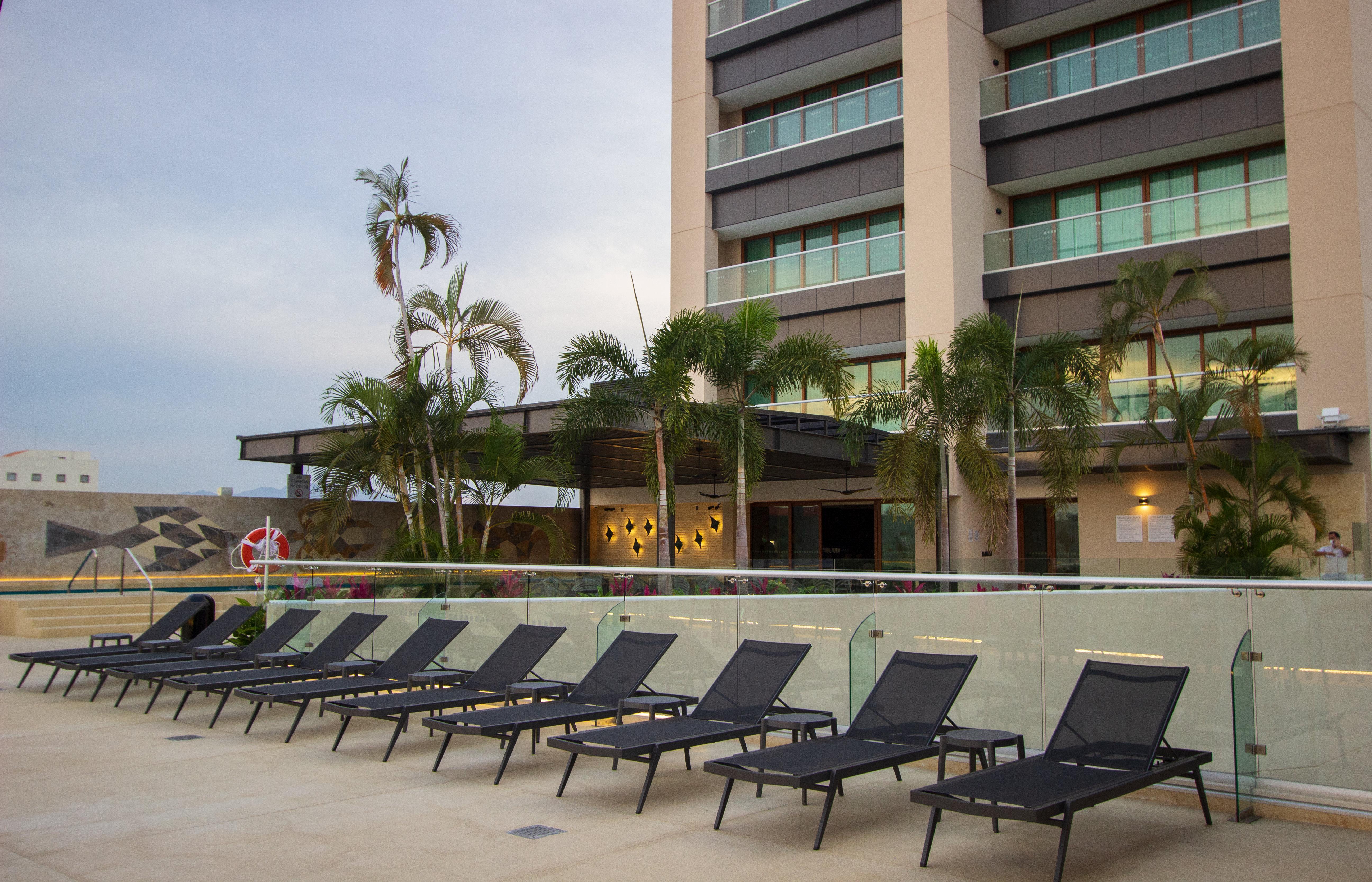 Holiday Inn & Suites - Puerto Vallarta Marina & Golf By Ihg Bagian luar foto