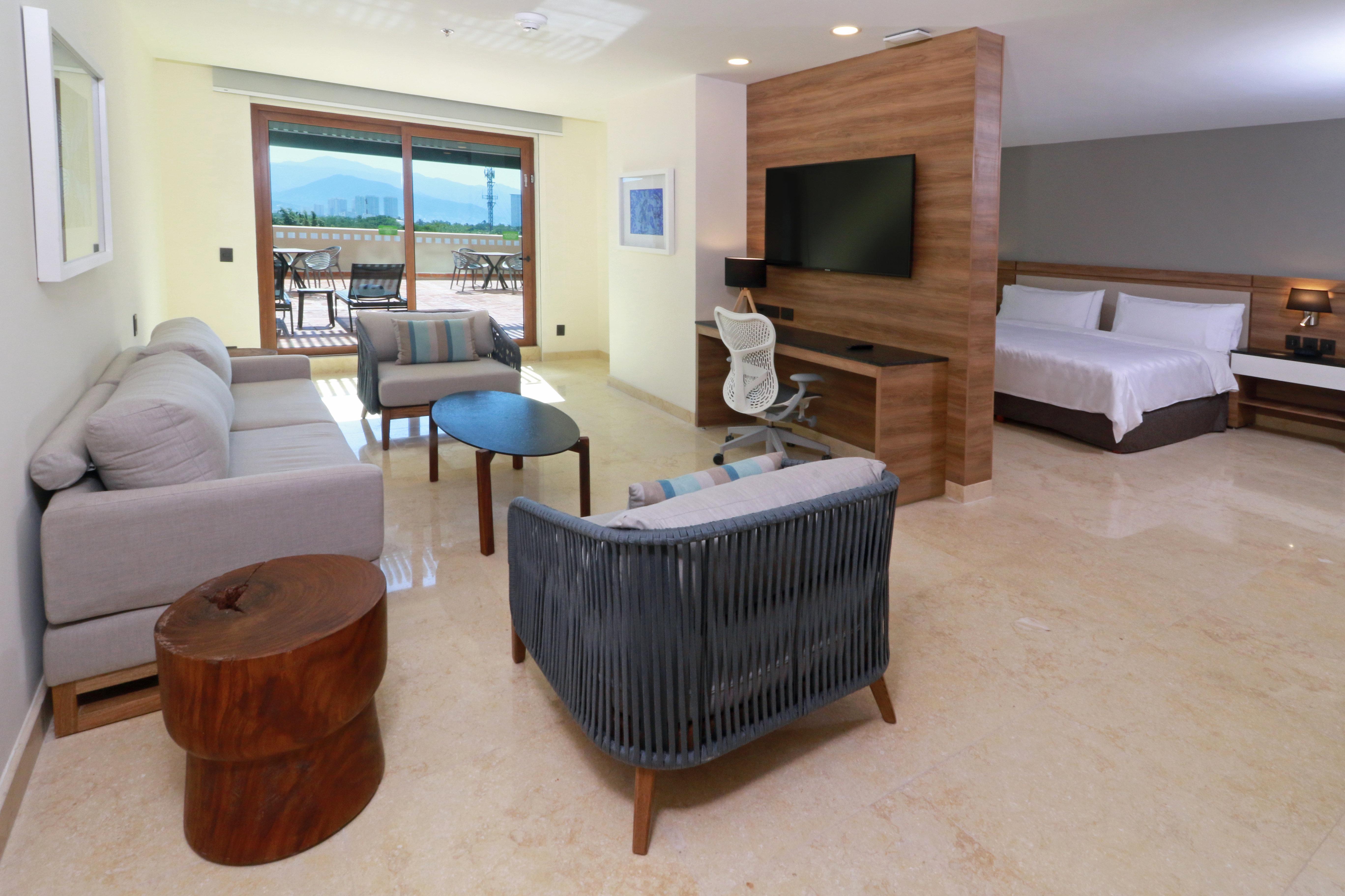 Holiday Inn & Suites - Puerto Vallarta Marina & Golf By Ihg Bagian luar foto